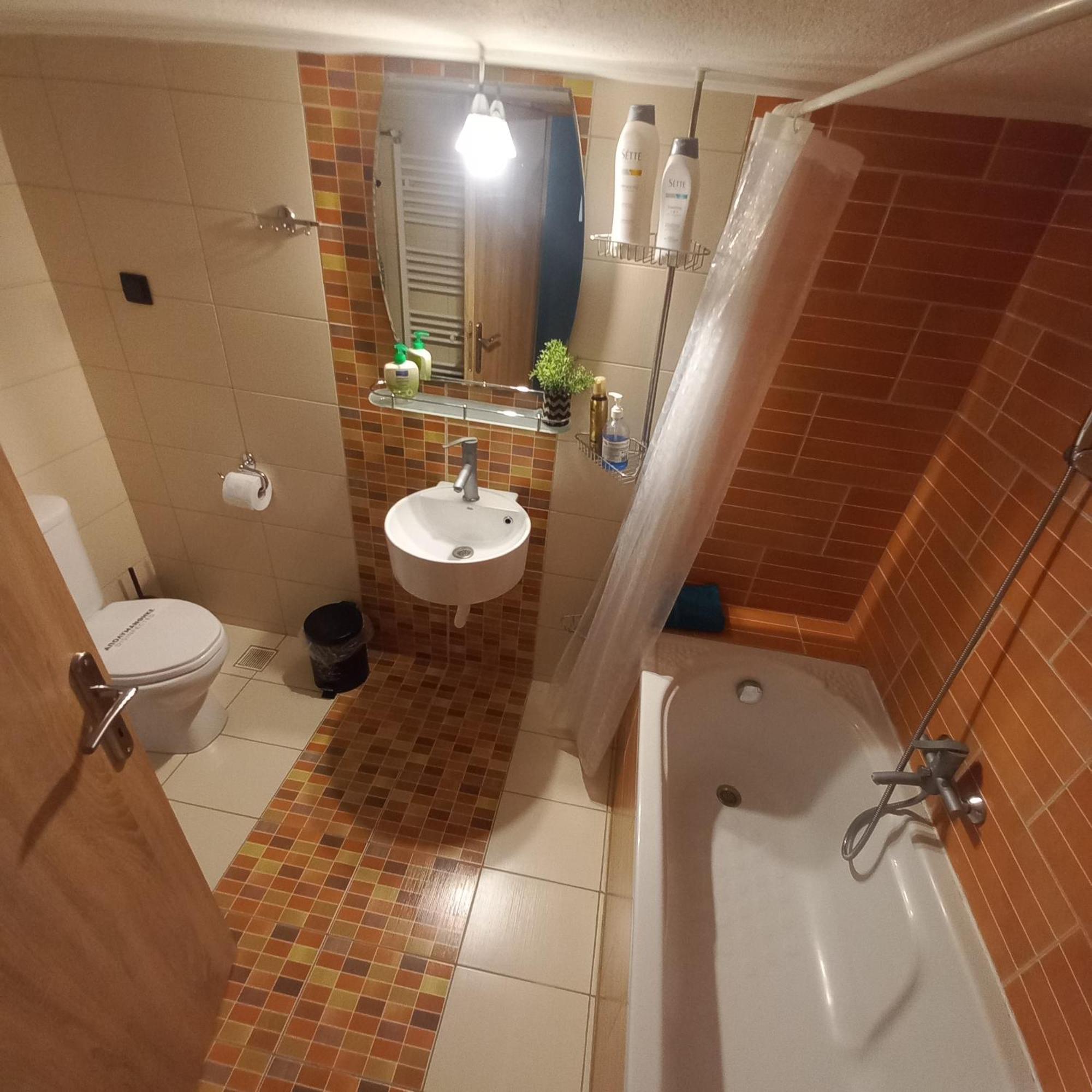 Central 3 Modern Apartment With Free Parking Сере Номер фото