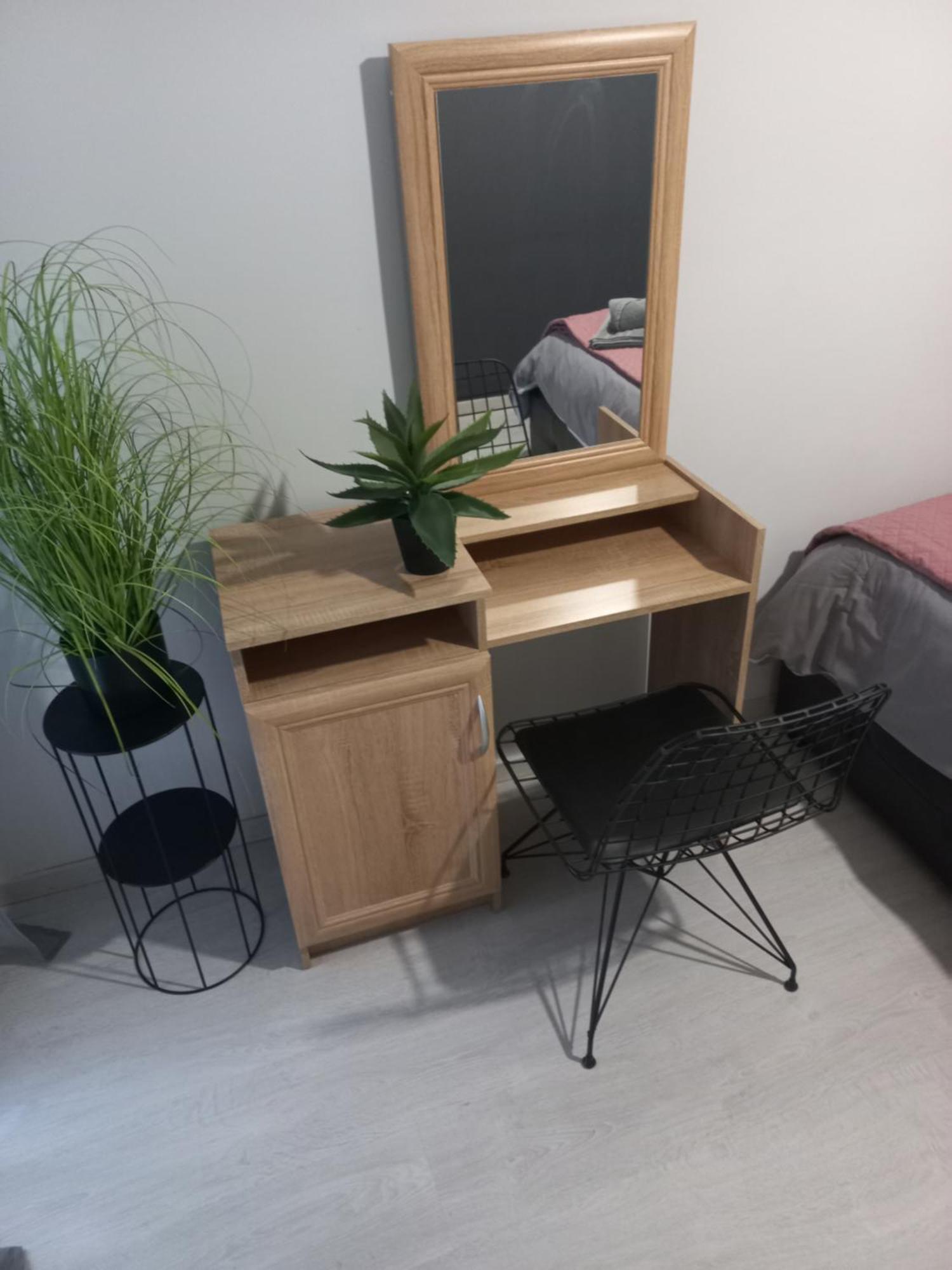 Central 3 Modern Apartment With Free Parking Сере Экстерьер фото