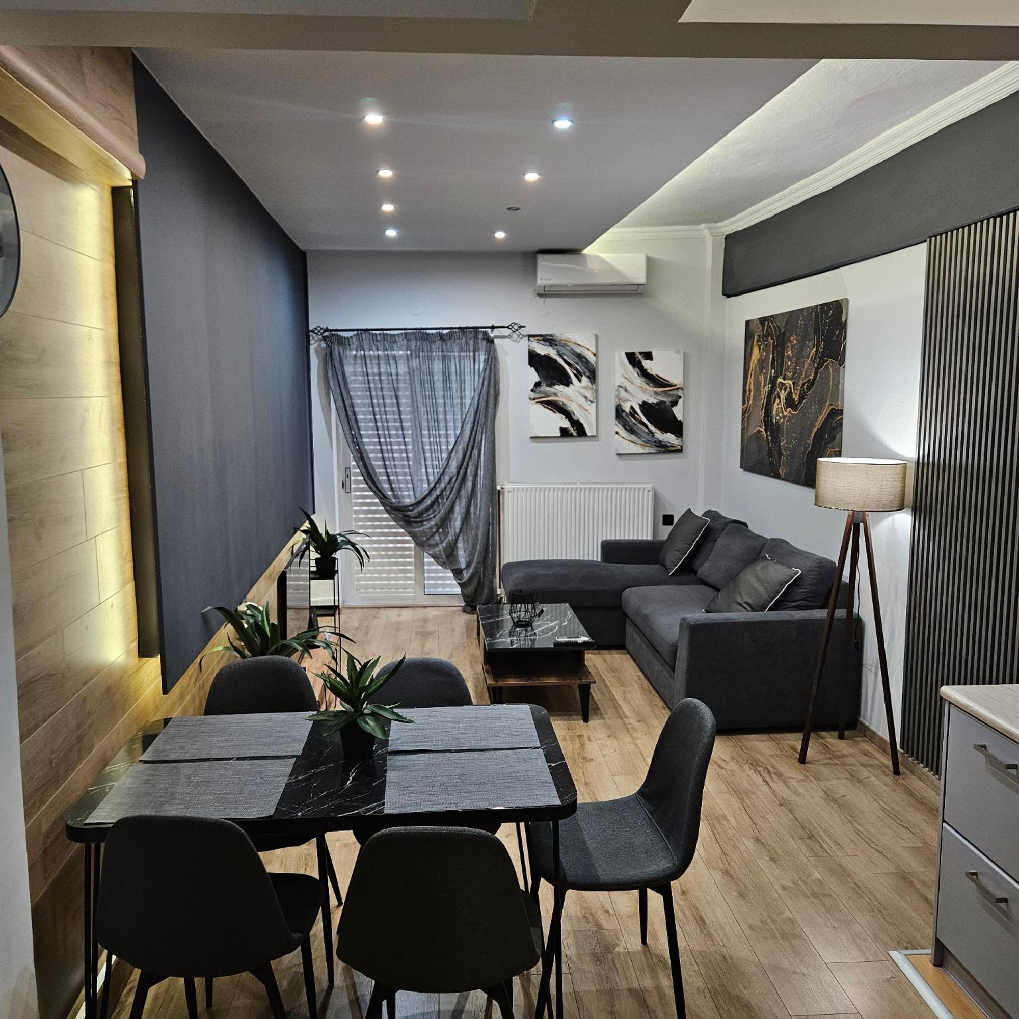 Central 3 Modern Apartment With Free Parking Сере Экстерьер фото