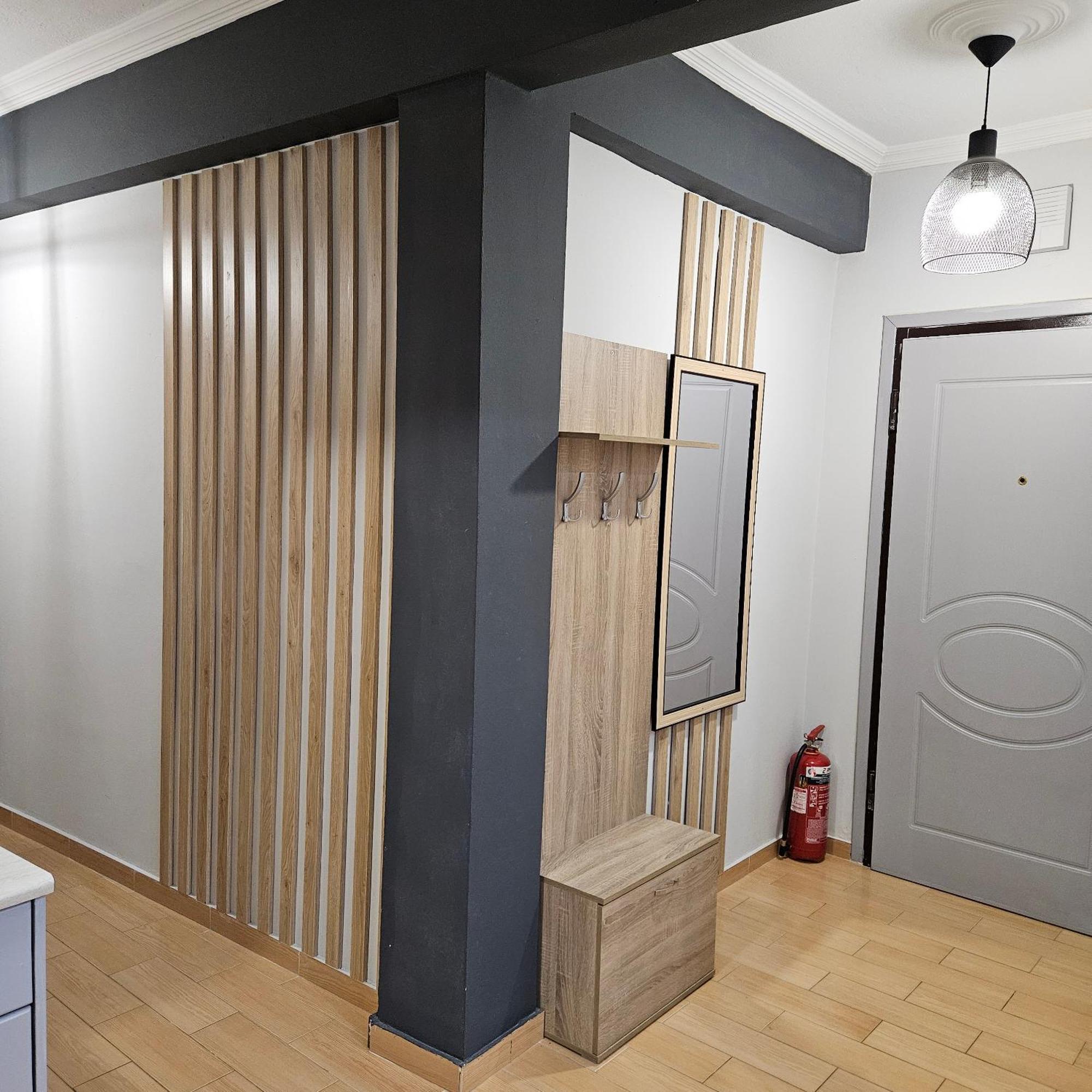 Central 3 Modern Apartment With Free Parking Сере Экстерьер фото