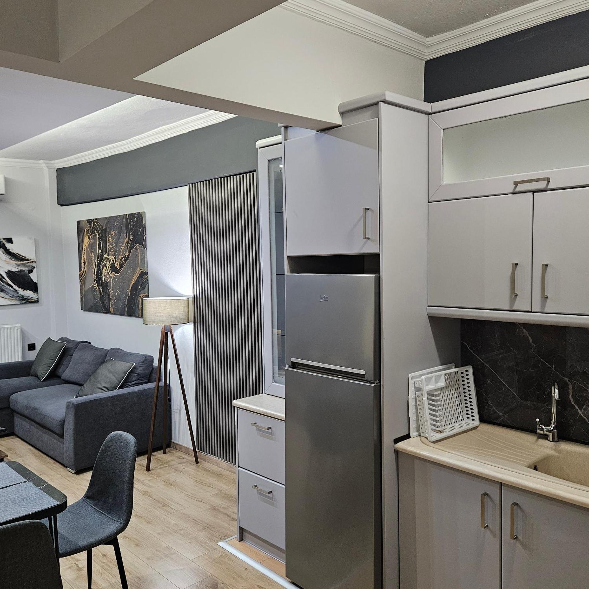 Central 3 Modern Apartment With Free Parking Сере Экстерьер фото