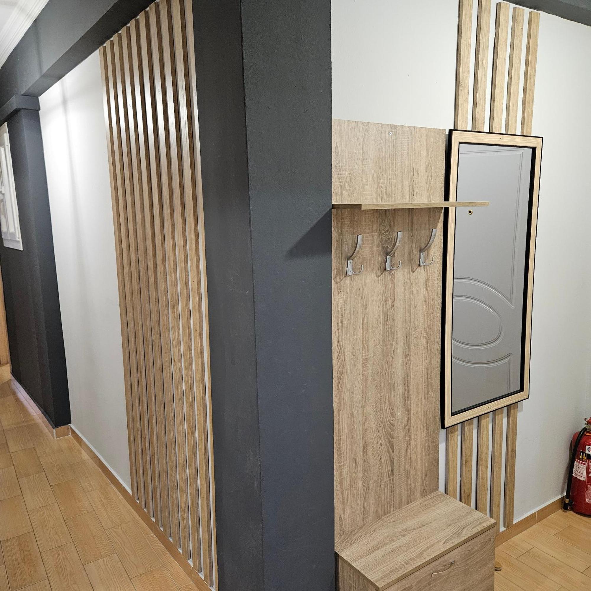 Central 3 Modern Apartment With Free Parking Сере Экстерьер фото