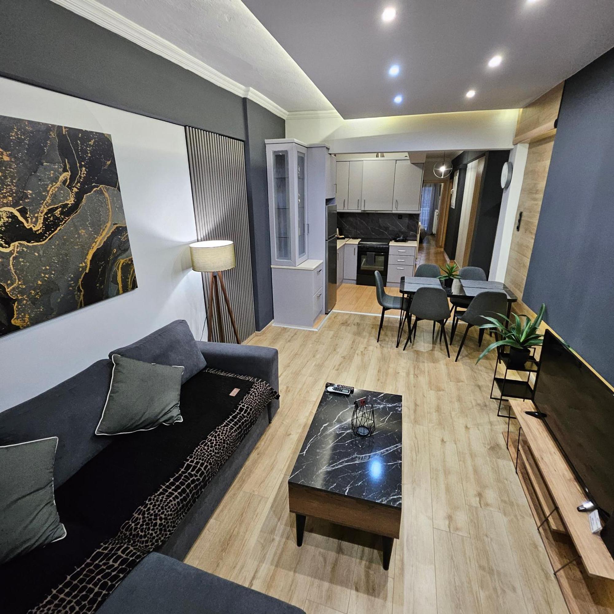Central 3 Modern Apartment With Free Parking Сере Экстерьер фото